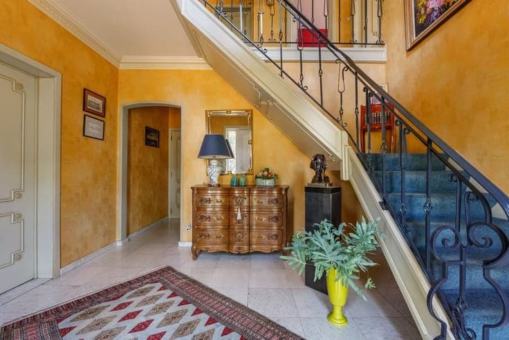 KARAKTERVOLLE VILLA OP EEN UITZONDERLIJK PERCEEL VAN 36A7...