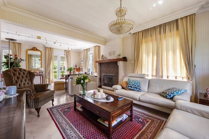 KARAKTERVOLLE VILLA OP EEN UITZONDERLIJK PERCEEL VAN 36A7...