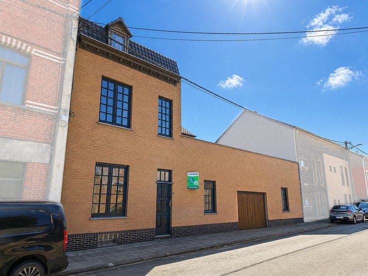 Beautiful 4-bedroom house, 3-car garage and workshop