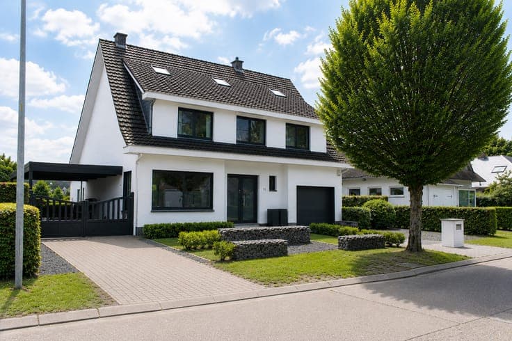 Spacious, characterful villa in a prime location