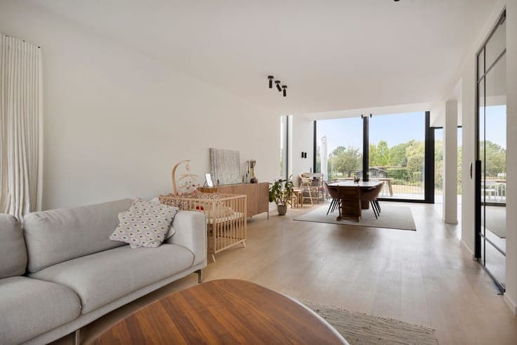 Luxueus gerenoveerde villa met 4 slpks
