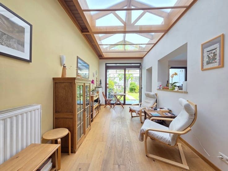 HAREN - House with 5 bedrooms and garden +/- 200m²