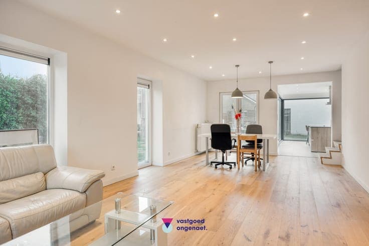 Instapklare, gerenoveerde open bebouwing op toplocatie in...
