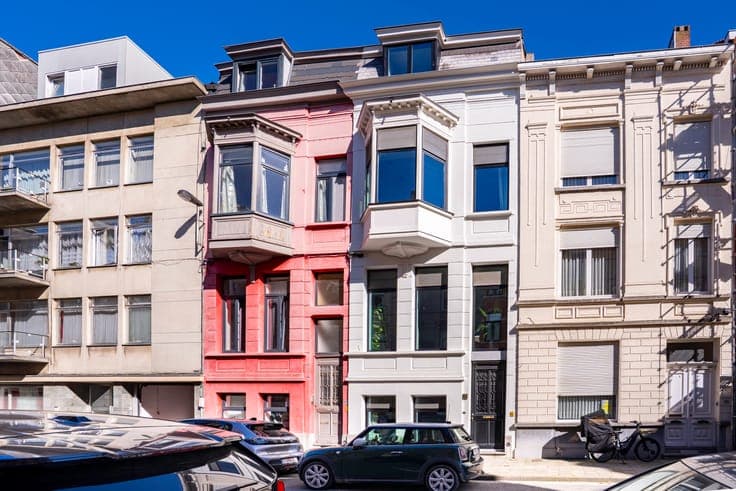 Bright townhouse with city garden near Ghent-Sint-Pieters