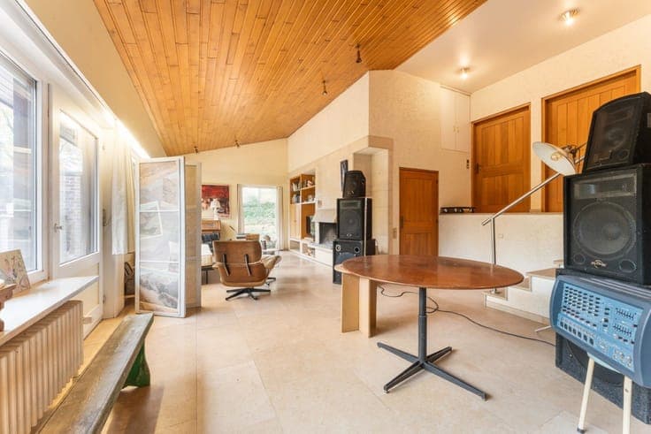 House for renovation on exceptional plot
