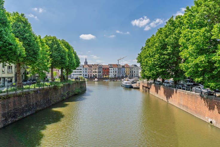 A 4-bedroom property on the banks of the Leie in Ghent
