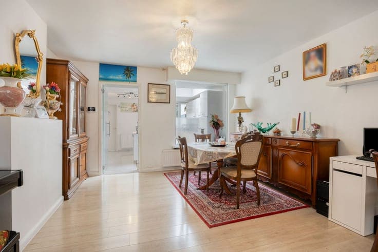 Cosy, move-in-ready home in a central location