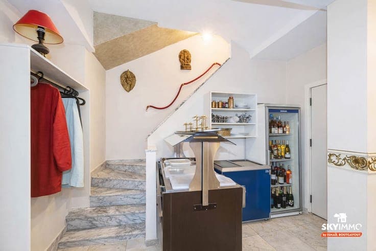 IMMEUBLE MIXTE - REZ COMMERCIAL - APPART SPACIEUX - A LIEGE