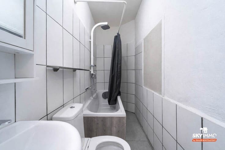 IMMEUBLE MIXTE - REZ COMMERCIAL - APPART SPACIEUX - A LIEGE