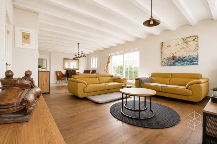 Wonen en ondernemen op één locatie: woning met loods in R...