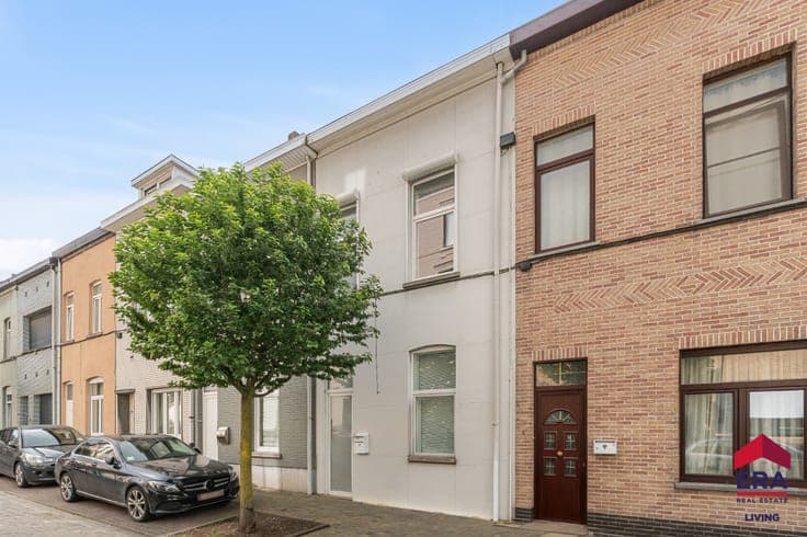Energy-Efficient Home with 3 Bedrooms and Garden