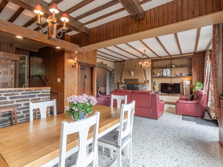 House with commercial premises, garden and garage in Vresse-
