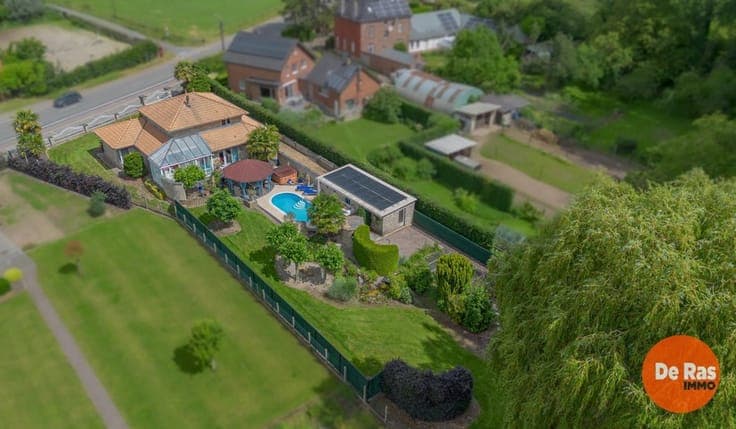 SINT-LIEVENS-HOUTEM - Spaanse villa met zwembad