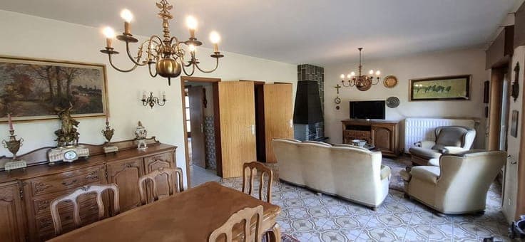 Great house on a nice plot, quiet neighborhood.