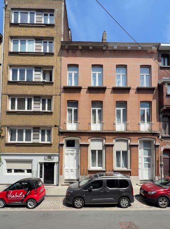 INVESTMENT PROPERTY WITH 3 RECOGNIZED UNITS
