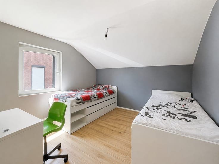 MAISON 3 FACADES DE 2015 AVEC PISCINE