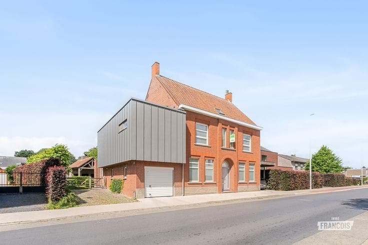 Karaktervolle gezinswoning met 4 tot 6 slaapkamers, bureaur…