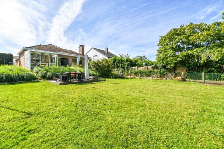 Single-story living with a lovely garden in the heart of Boo
