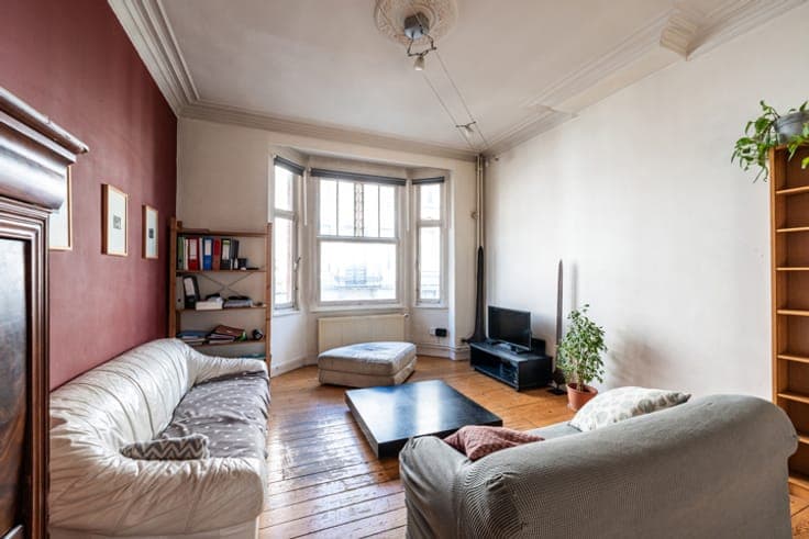 HOUSE (4 bedrooms/2 bathrooms) with a floor area of 260m²
