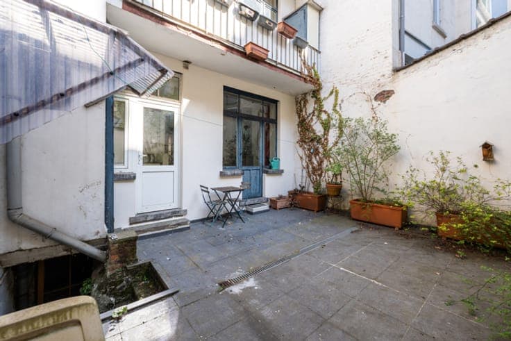 HOUSE (4 bedrooms/2 bathrooms) with a floor area of 260m²