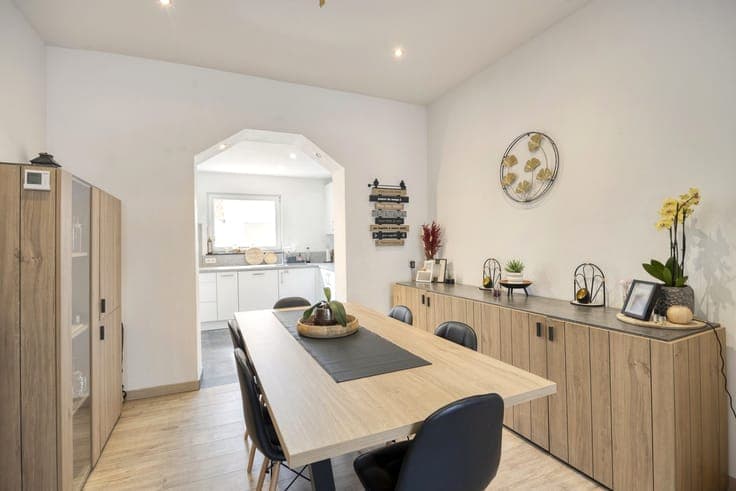 Lovely family home with 3 bedrooms and an outdoor courtyard