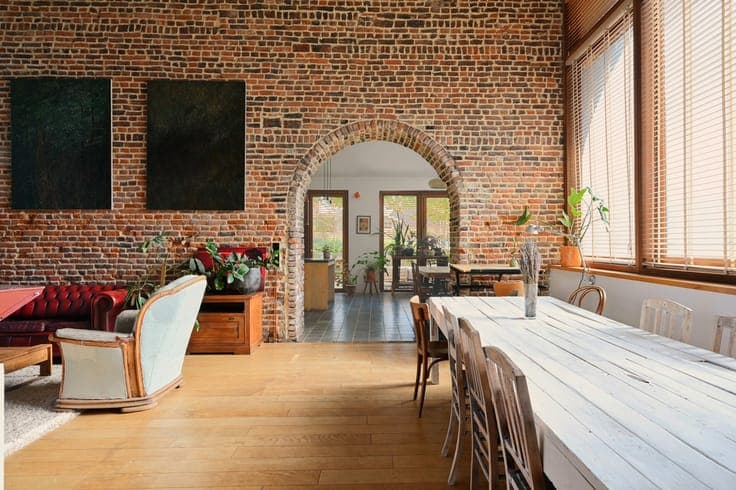 Beautifully converted barn in a courtyard farm