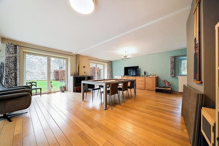 Charm, Space, and Comfort in Anhée