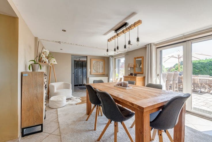 Renovated 3-bedroom house with terraces and garden