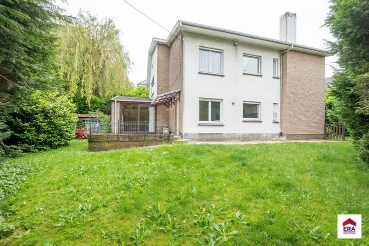 Spacious villa with garden in Laeken