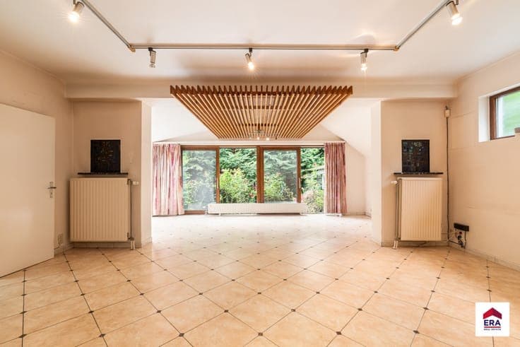 Spacious villa with garden in Laeken