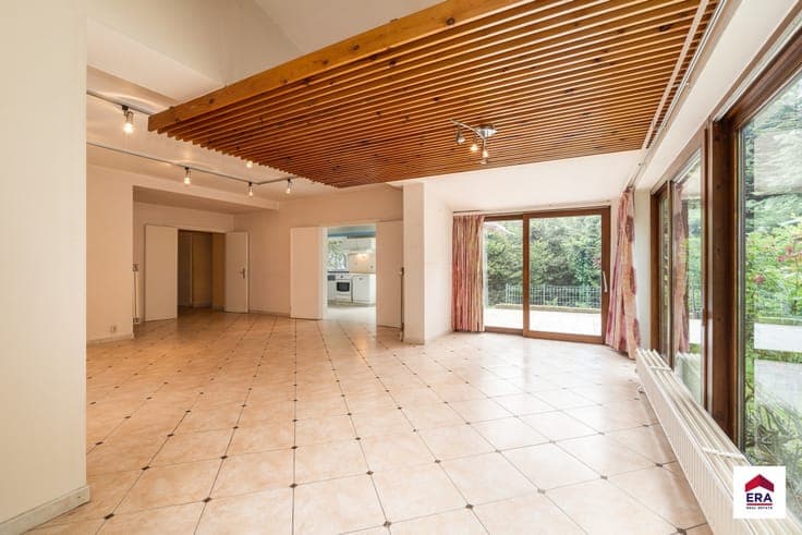 Spacious villa with garden in Laeken