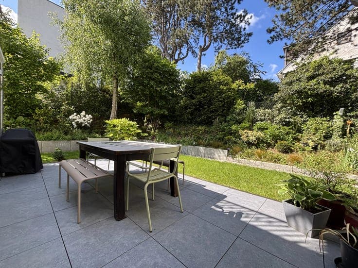 Observatory Neighborhood, a 3-facade house fully renovated o