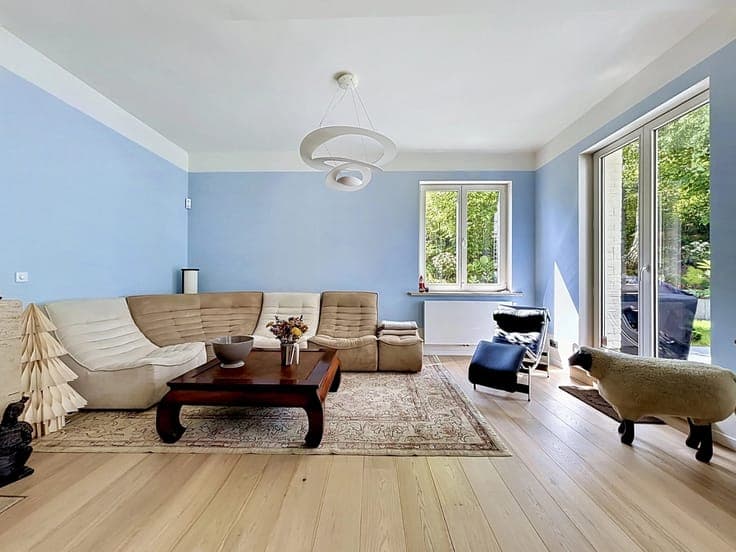 Observatory Neighborhood, a 3-facade house fully renovated o