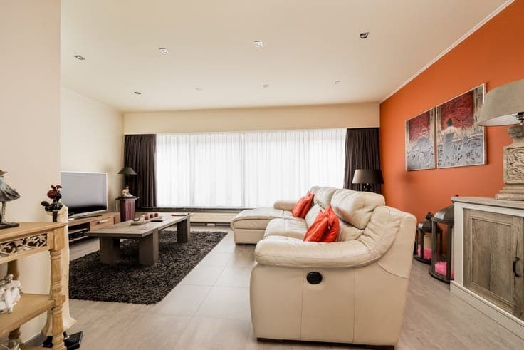 Move-in ready bell- floor apartment with garage, garden and