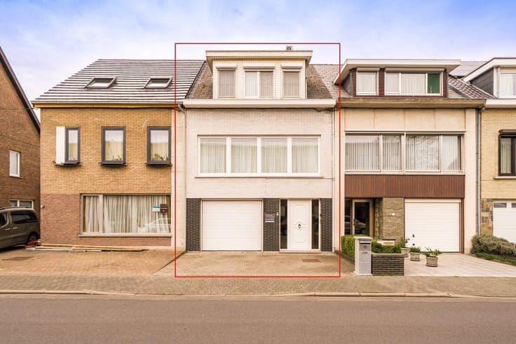 Move-in ready bell- floor apartment with garage, garden and