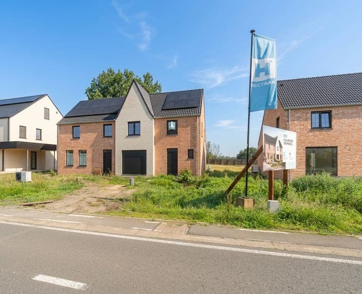 Hectaar bouwt halfopen woningen in Arisdonk, Waarschoot!