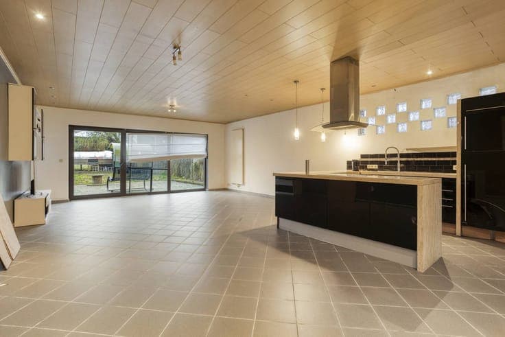 Semi-detached house with 3 bedrooms and garden in Izegem