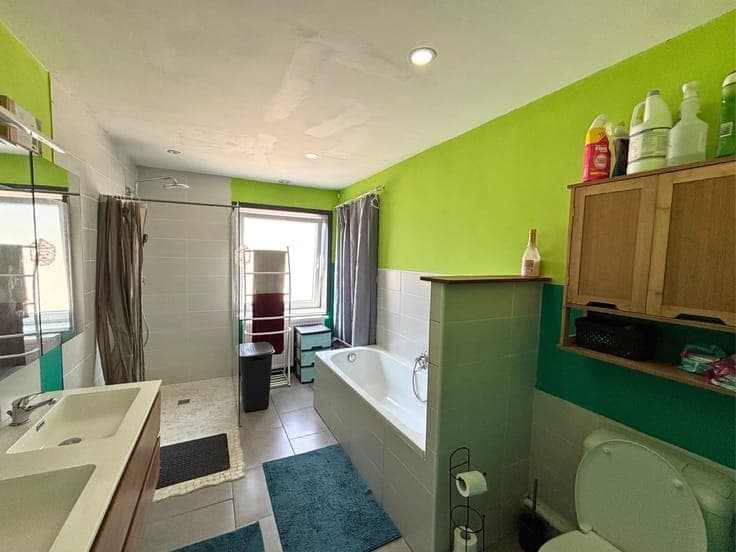 Grande maison 3 façades située à Moustier-sur-Sambre