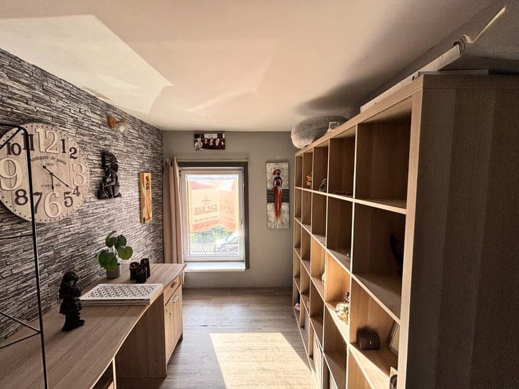 Grande maison 3 façades située à Moustier-sur-Sambre