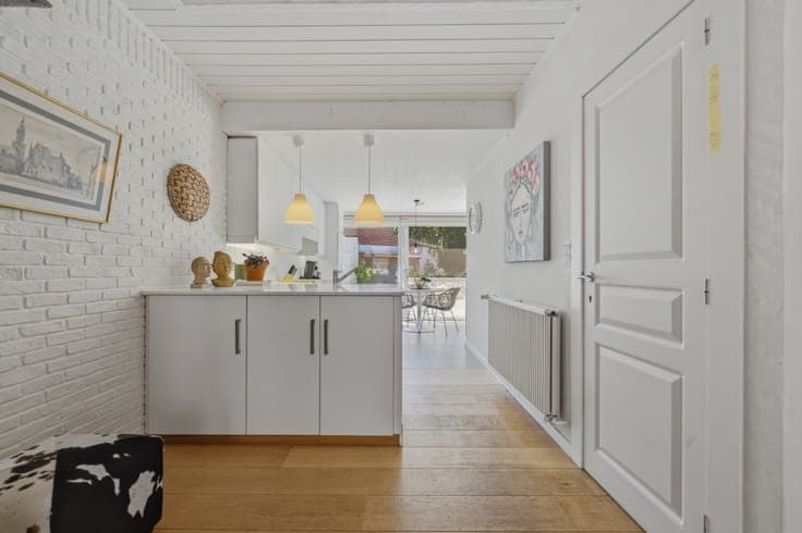 Semi-detached house with garden and garage