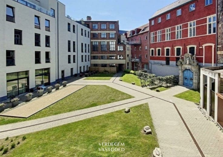 Appartment with assistance