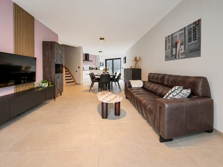 Gezinswoning met 5 slaapkamers en EPC A, 2% registratie m...
