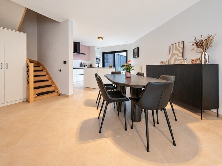Gezinswoning met 5 slaapkamers en EPC A, 2% registratie m...
