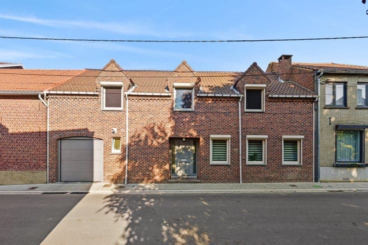 RUIME EN INSTAPKLARE GEZINSWONING MET 255 M² WOONCOMFORT ...