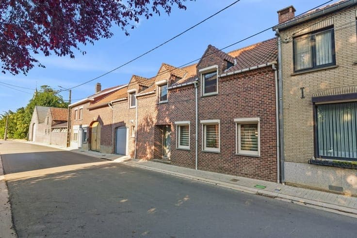 RUIME EN INSTAPKLARE GEZINSWONING MET 255 M² WOONCOMFORT ...