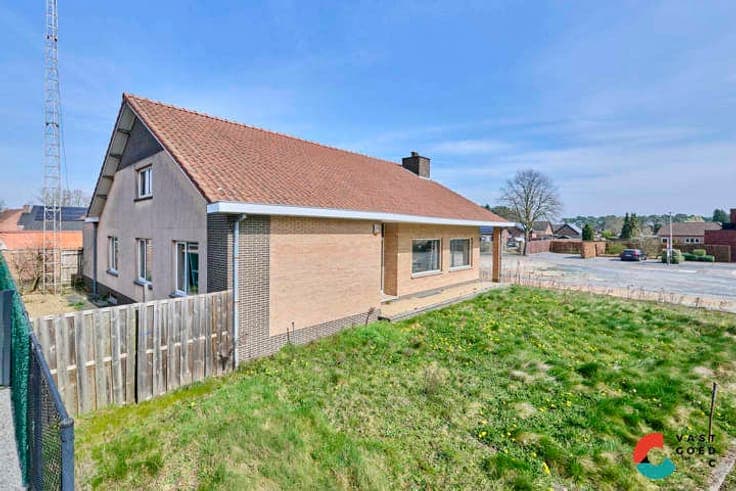 House in Peer