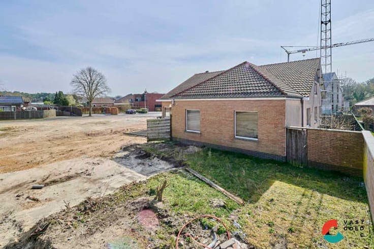 House in Peer