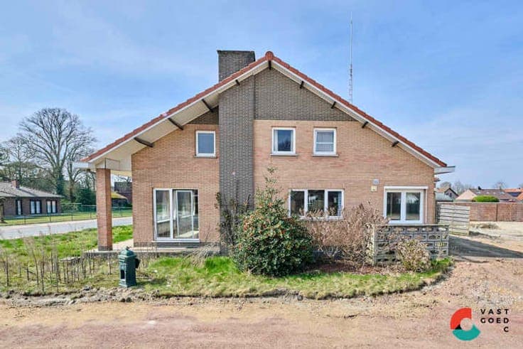 House in Peer