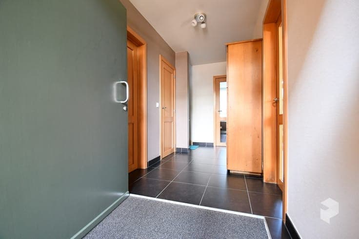 Ruime goed onderhouden woning met 3 slpk en tuin