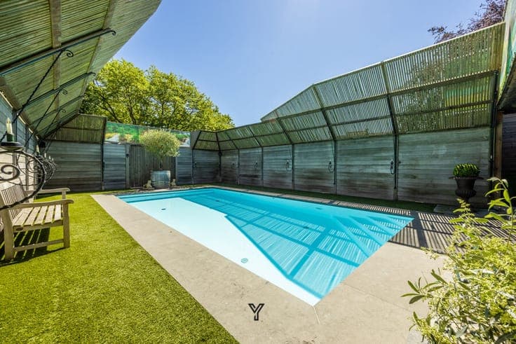 UNIQUE COMMERCIAL PROPERTY WITH WAREHOUSE AND RESIDENCE IN P
